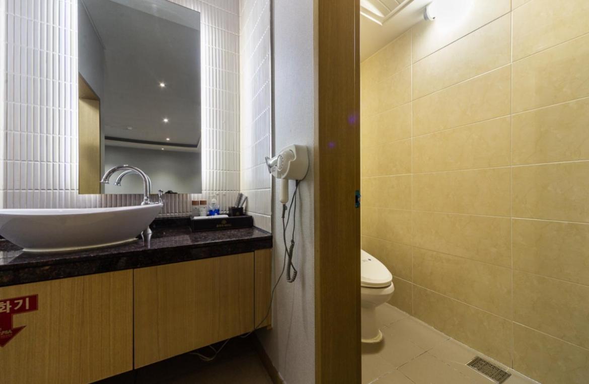 Gallery Hotel Gwangju Metropolitan City Eksteriør bilde